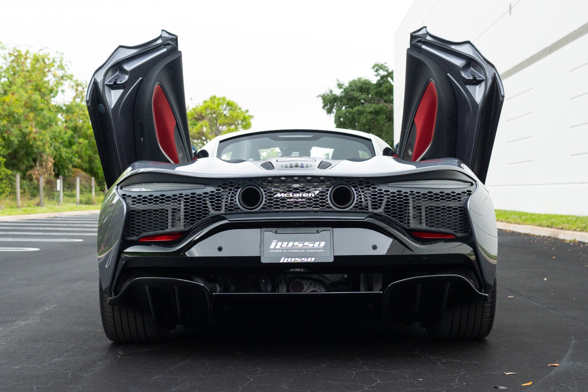 Used 2023 McLaren Artura RWD video 2