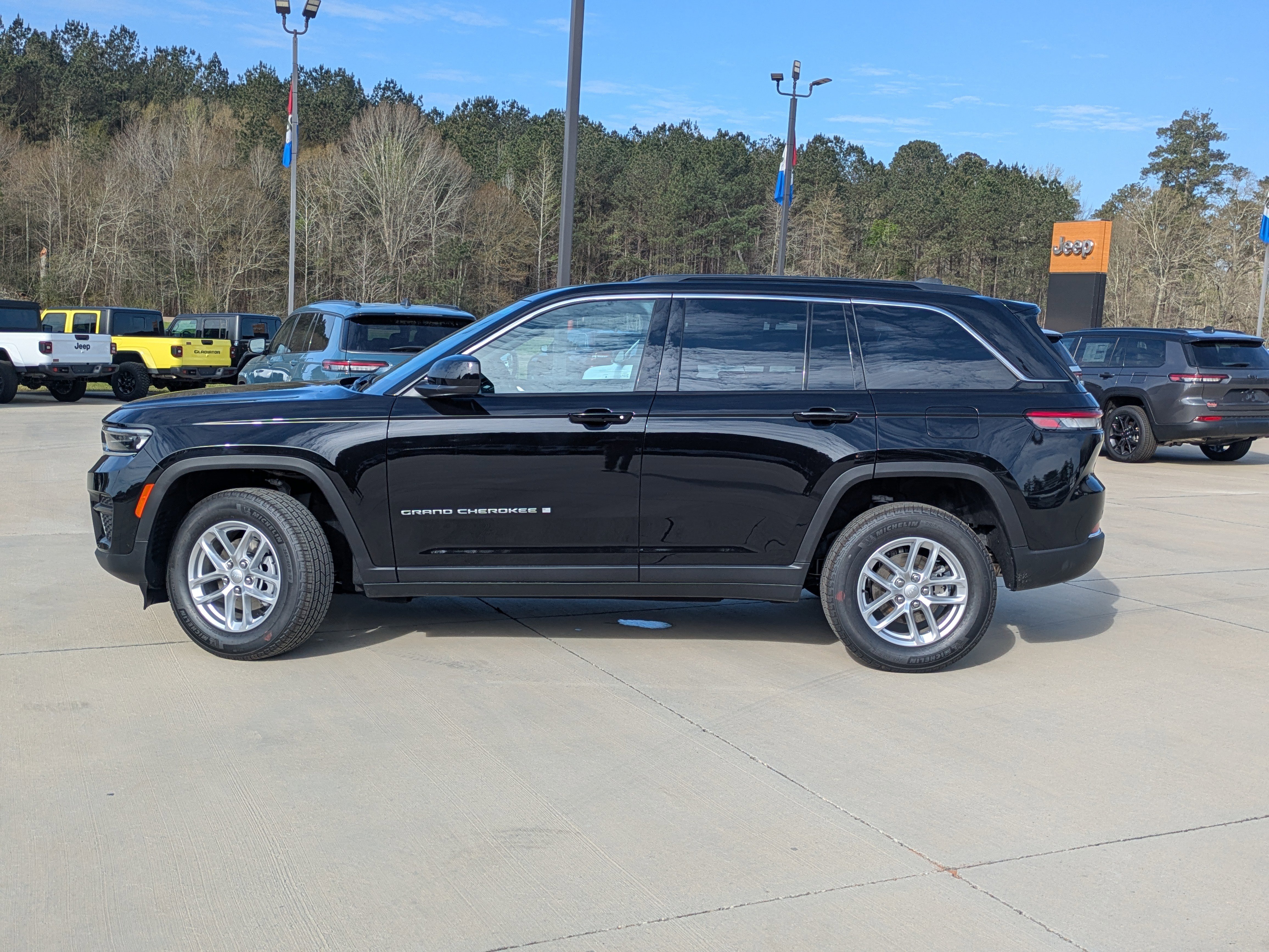 New 2026 Jeep Grand Cherokee Laredo X image 5
