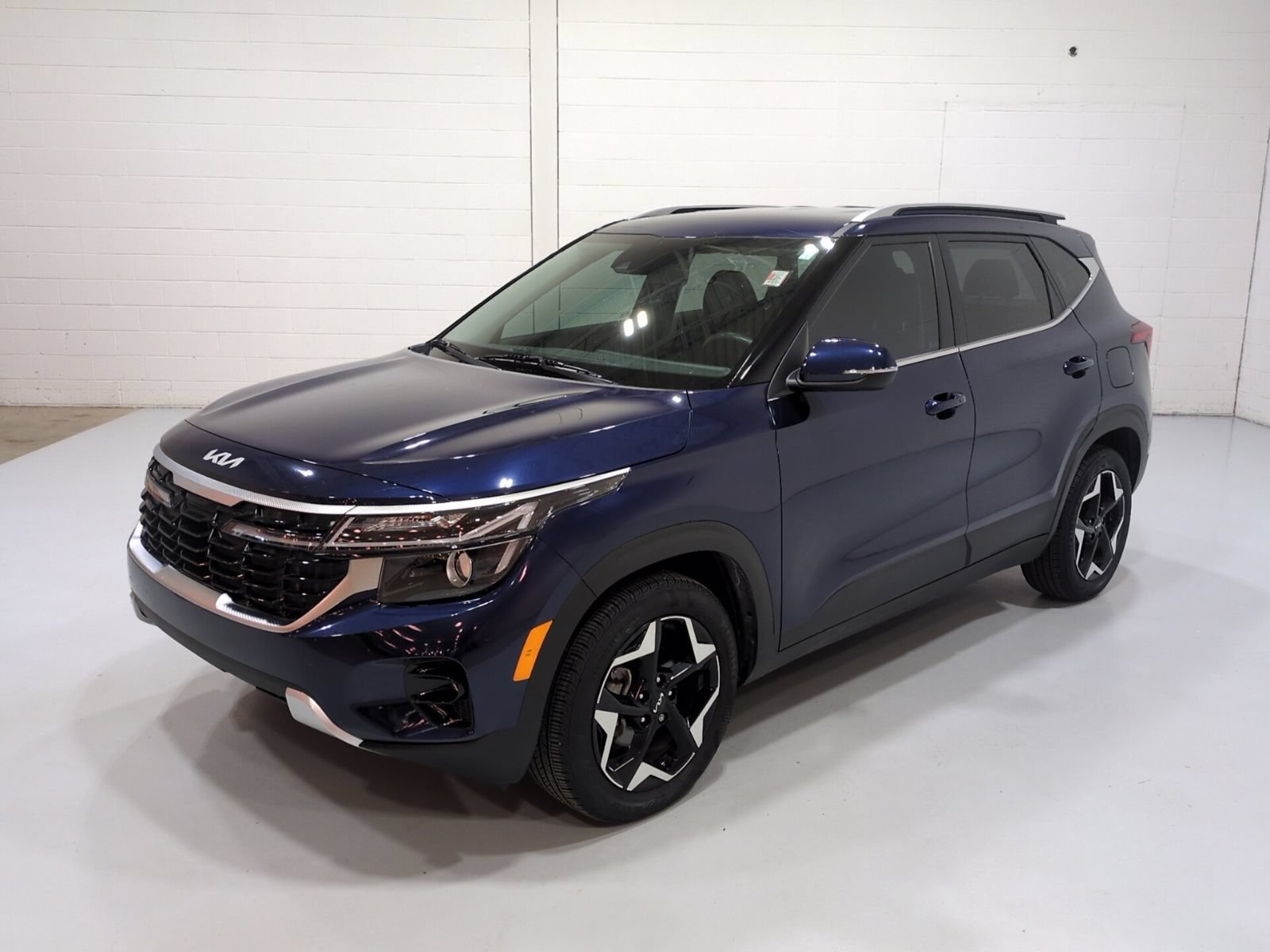 Certified 2024 Kia Seltos EX FWD image 7