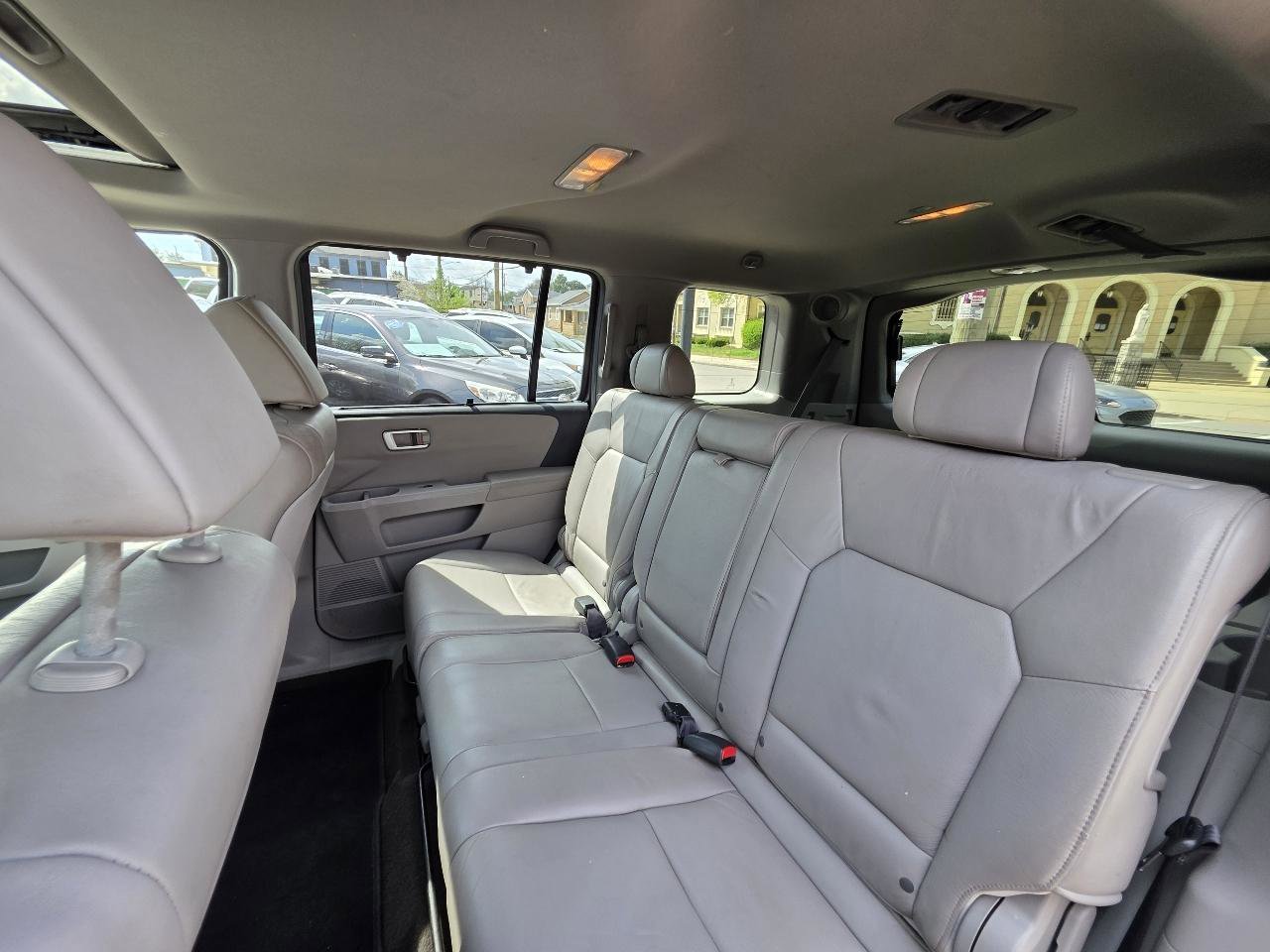 Used 2010 Honda Pilot Touring image 30