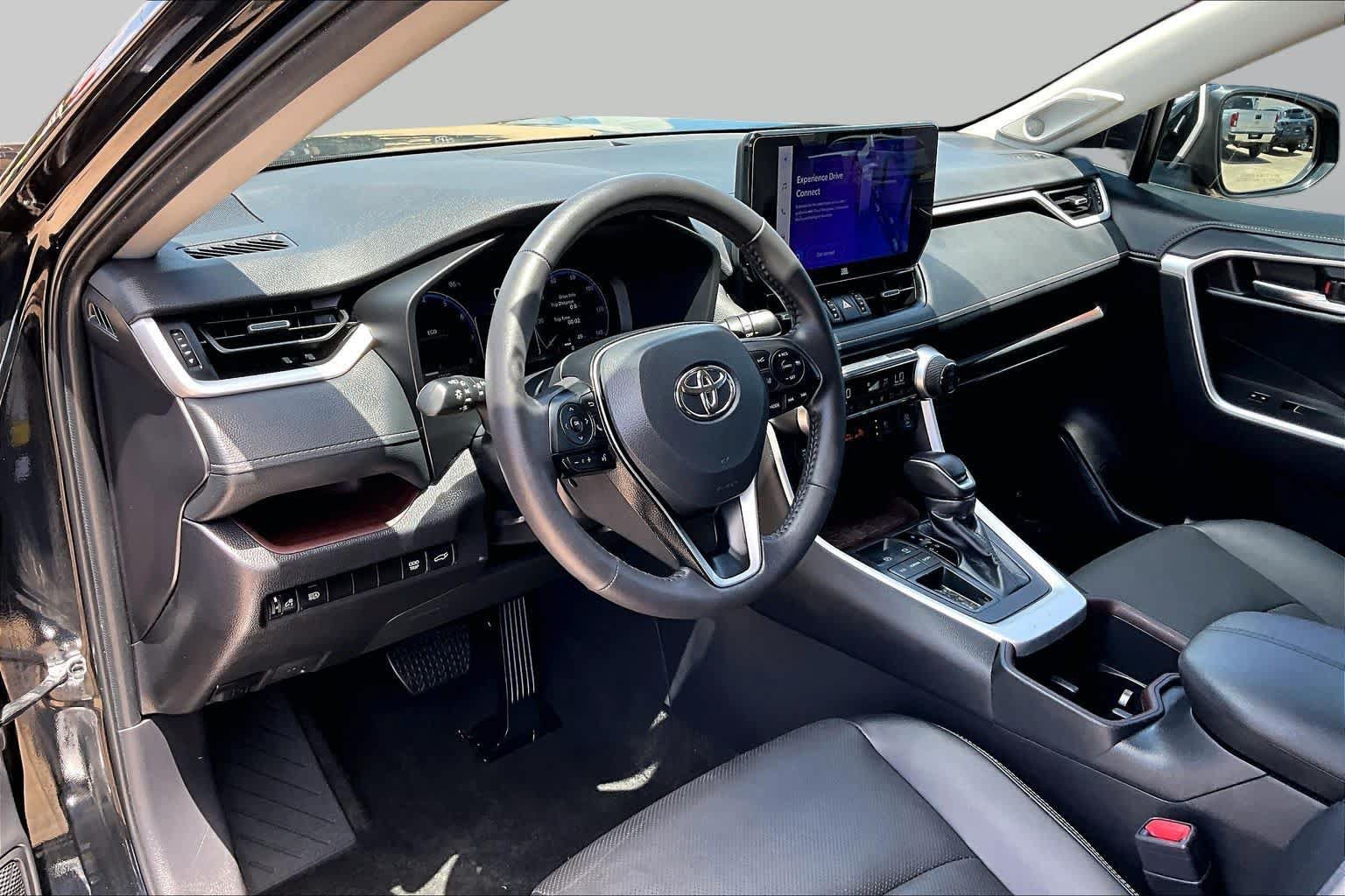 Used 2024 Toyota RAV4 Limited FWD image 18
