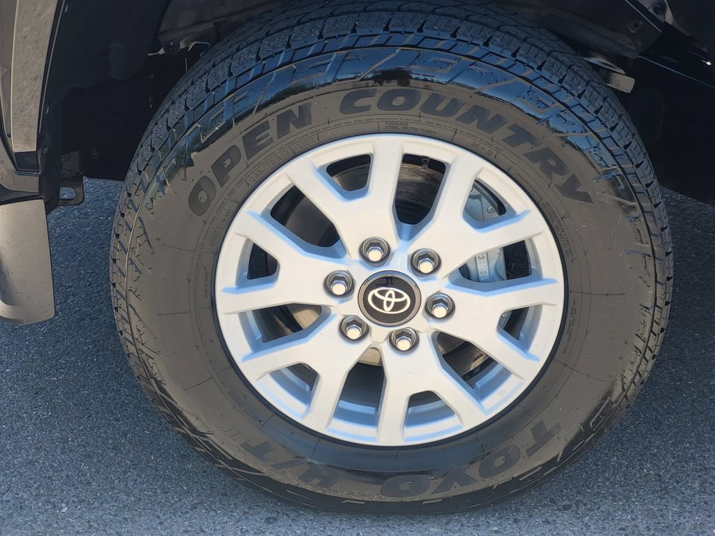 Used 2024 Toyota Tacoma SR AWD/4WD image 12