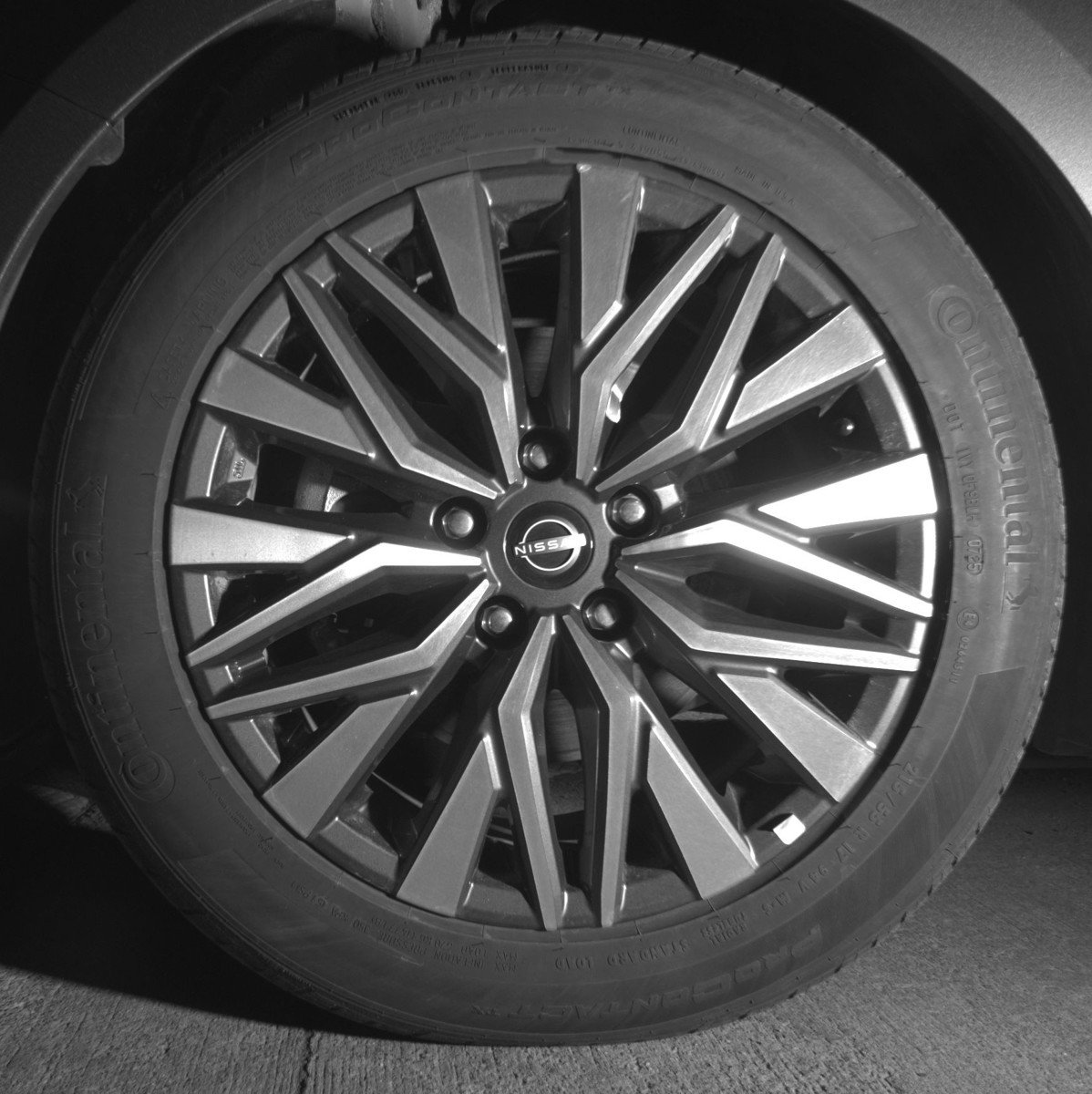 Used 2025 Nissan Altima 2.5 SV FWD image 12