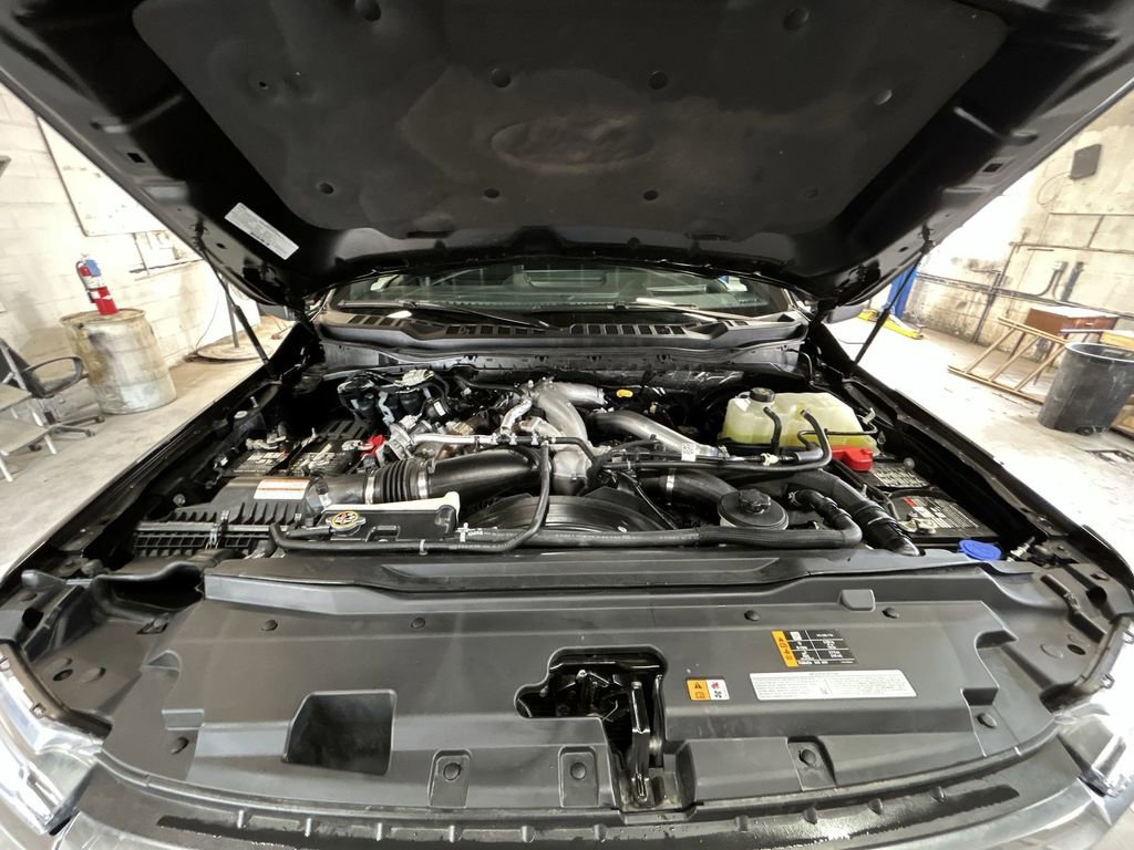 Used 2024 Ford F350 Platinum w/ FX4 Off-Road Package image 27