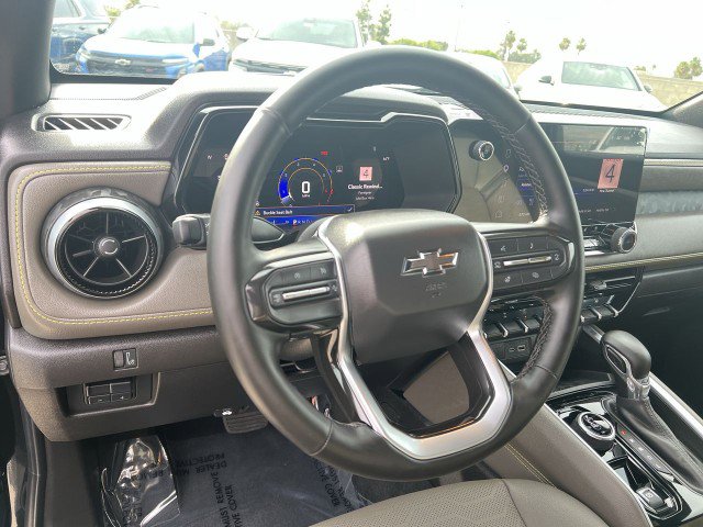 Used 2025 Chevrolet Colorado ZR2 w/ Midnight Edition image 11