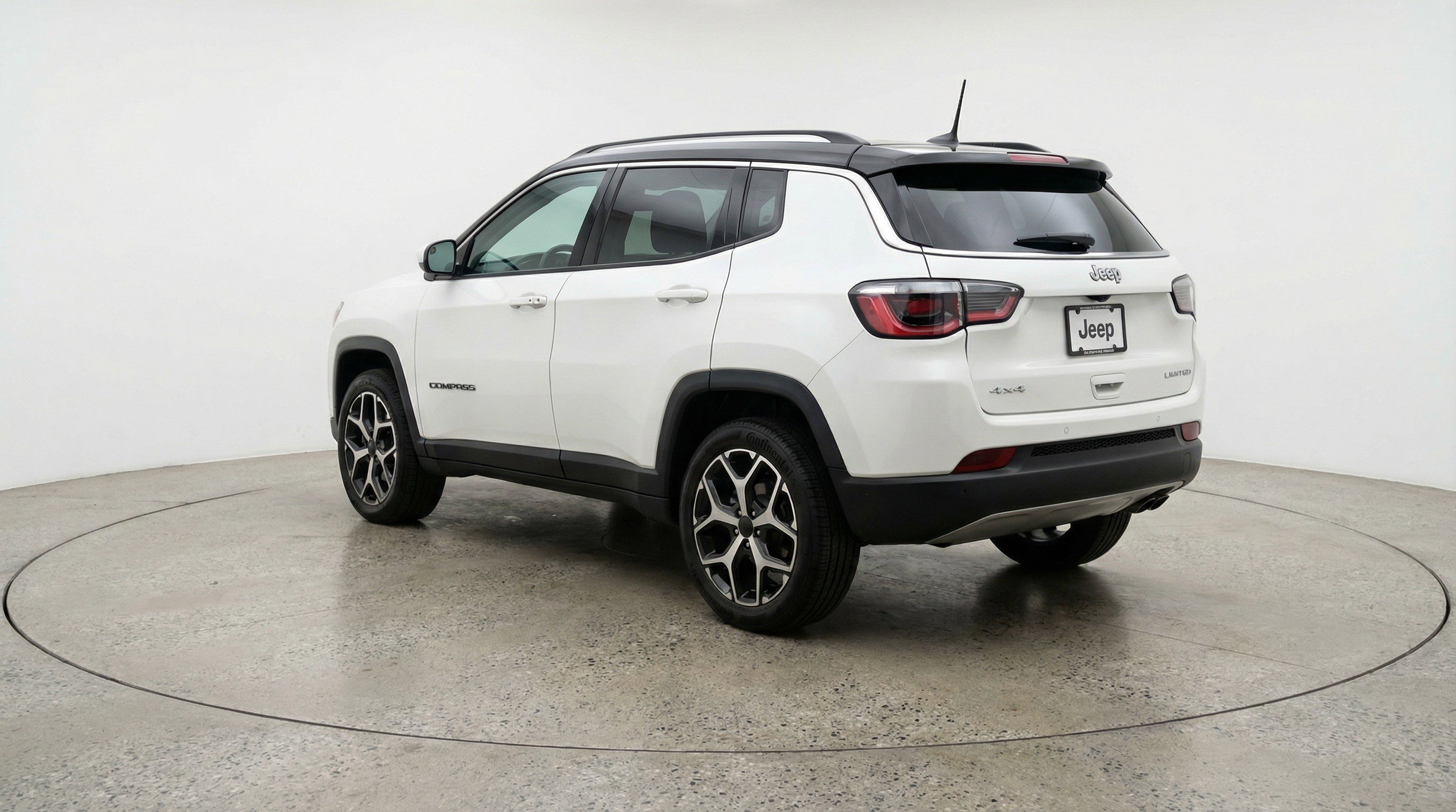 Used 2025 Jeep Compass Limited image 6