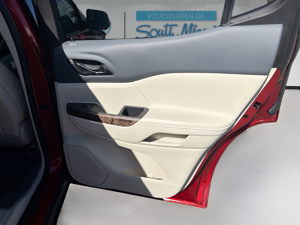 Used 2022 GMC Acadia Denali w/ Denali Ultimate Package image 31