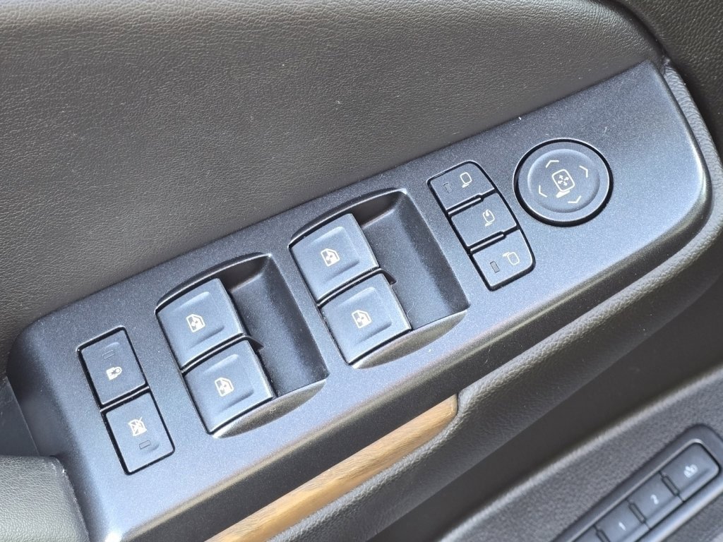 Used 2020 GMC Yukon XL Denali w/ Denali Ultimate Package image 24