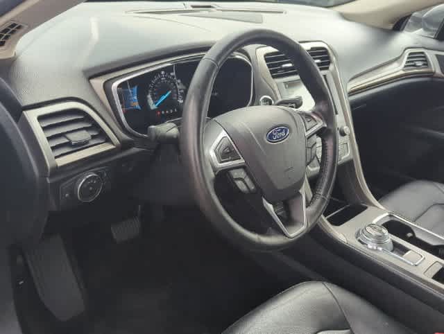 Used 2017 Ford Fusion SE w/ Fusion SE Technology Package AWD/4WD image 10