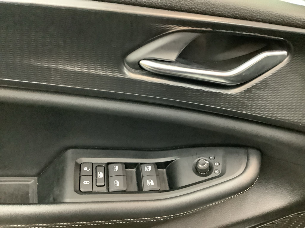 Used 2024 Jeep Grand Cherokee L Laredo image 17