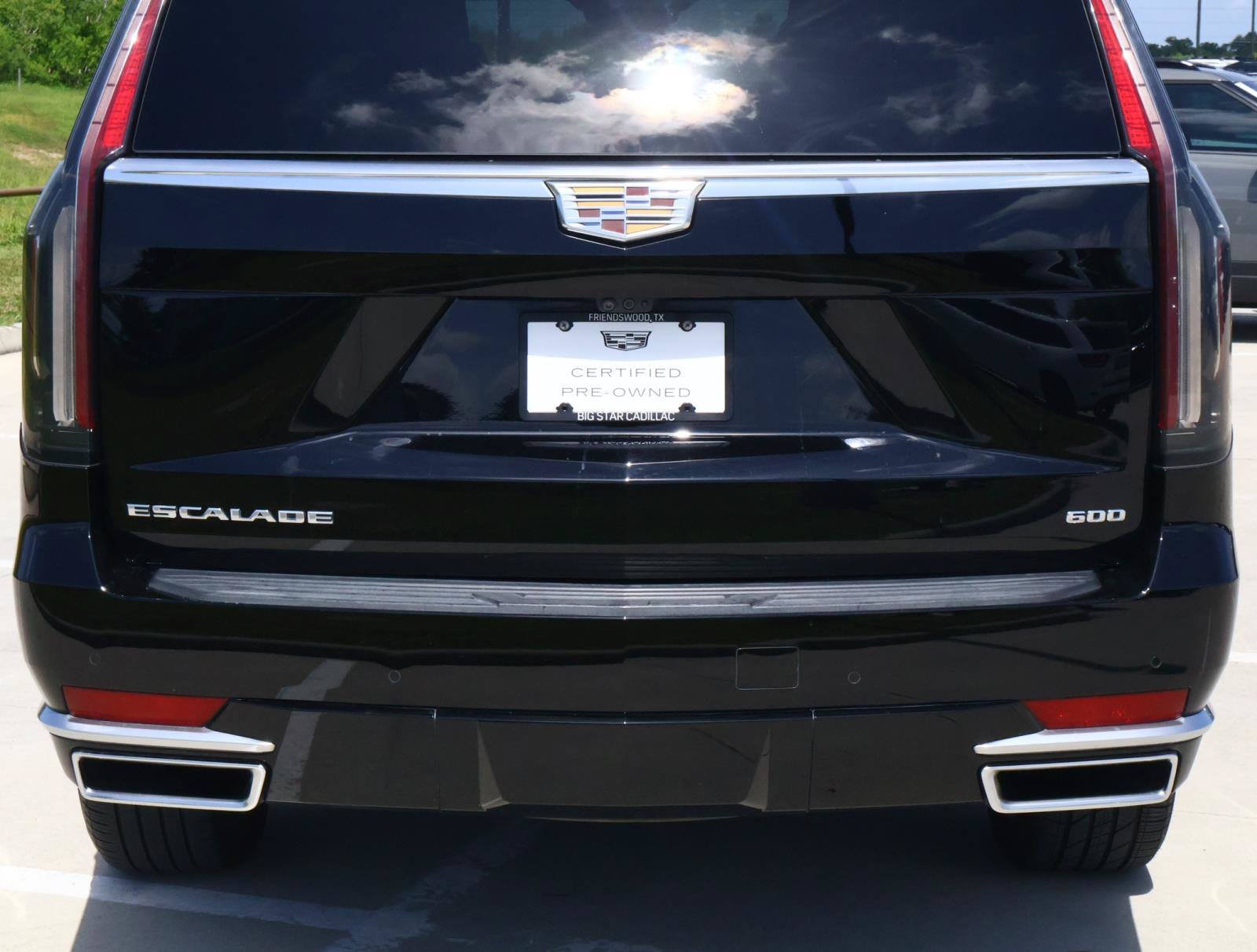 Used 2023 Cadillac Escalade Premium Luxury AWD/4WD image 10