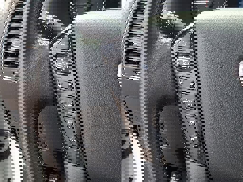 Used 2024 Nissan Armada SV image 23