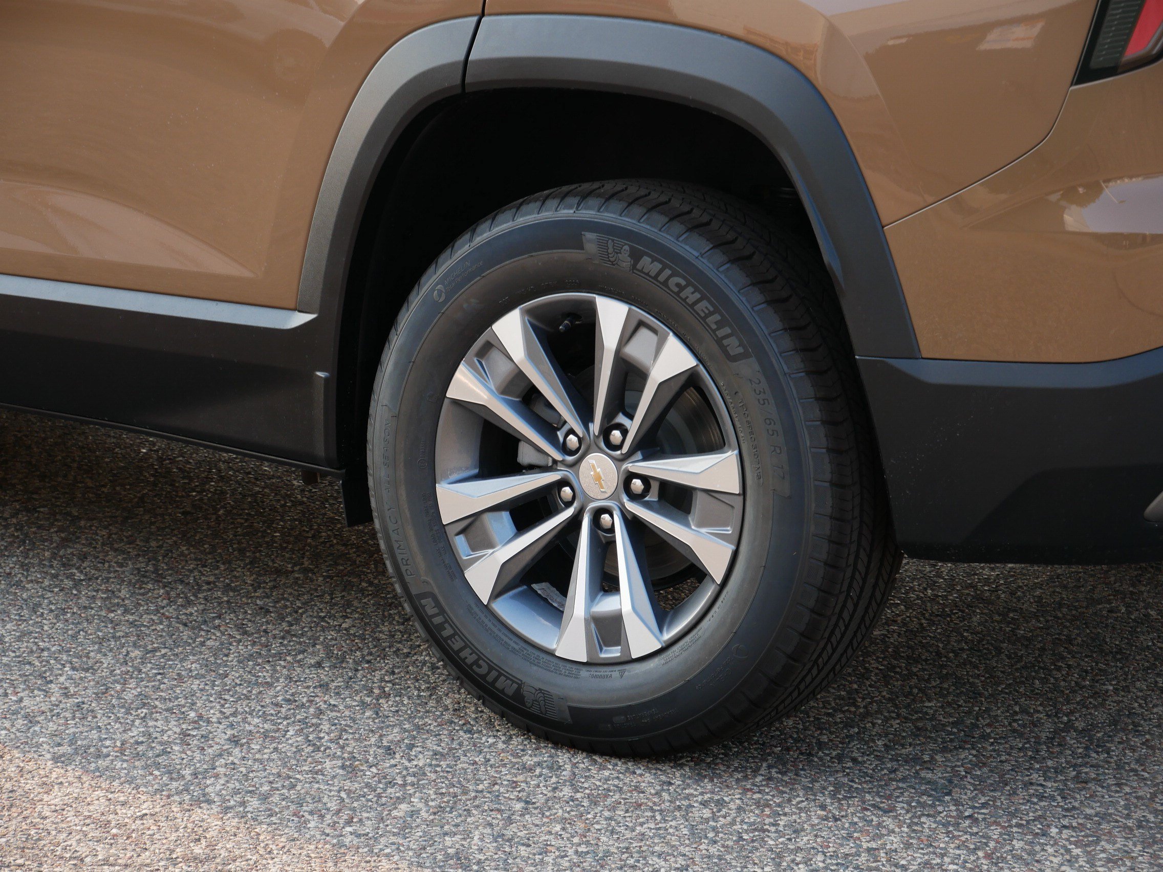 New 2027 Chevrolet Equinox LT w/ Convenience Package II AWD/4WD image 3