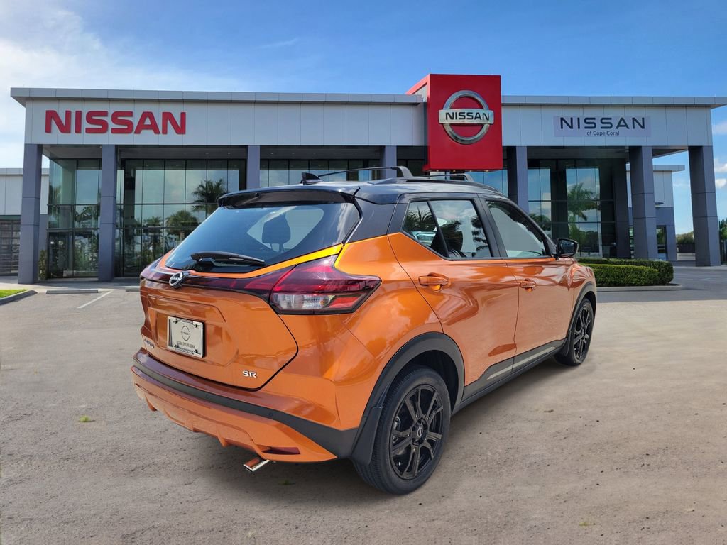 Used 2023 Nissan Kicks SR w/ Interior Electronics Package FWD image 4