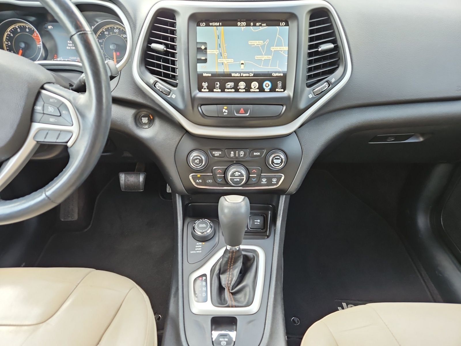 Used 2017 Jeep Cherokee Limited AWD/4WD image 11