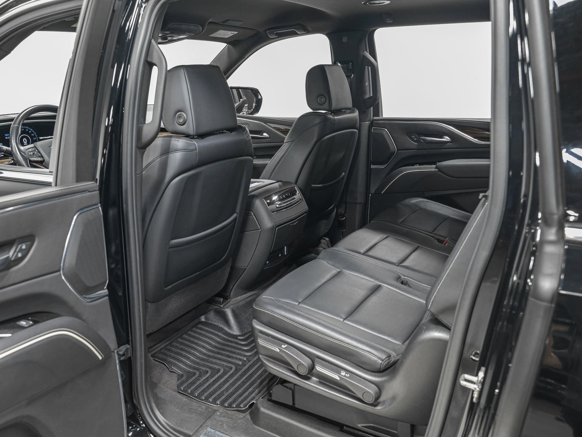 Used 2023 Cadillac Escalade ESV Luxury image 27