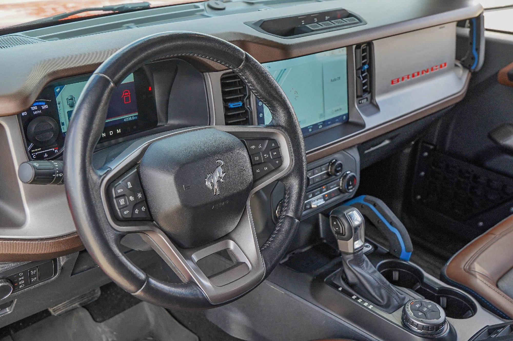 Used 2022 Ford Bronco Outer Banks image 9