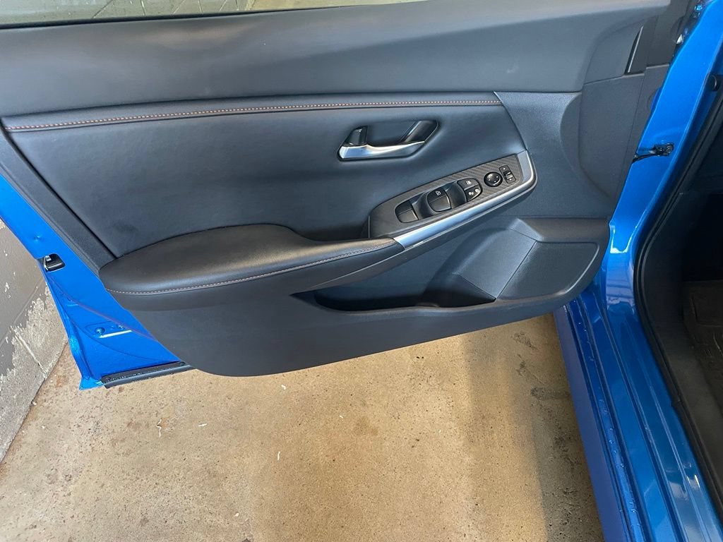 Certified 2023 Nissan Sentra SR FWD image 9