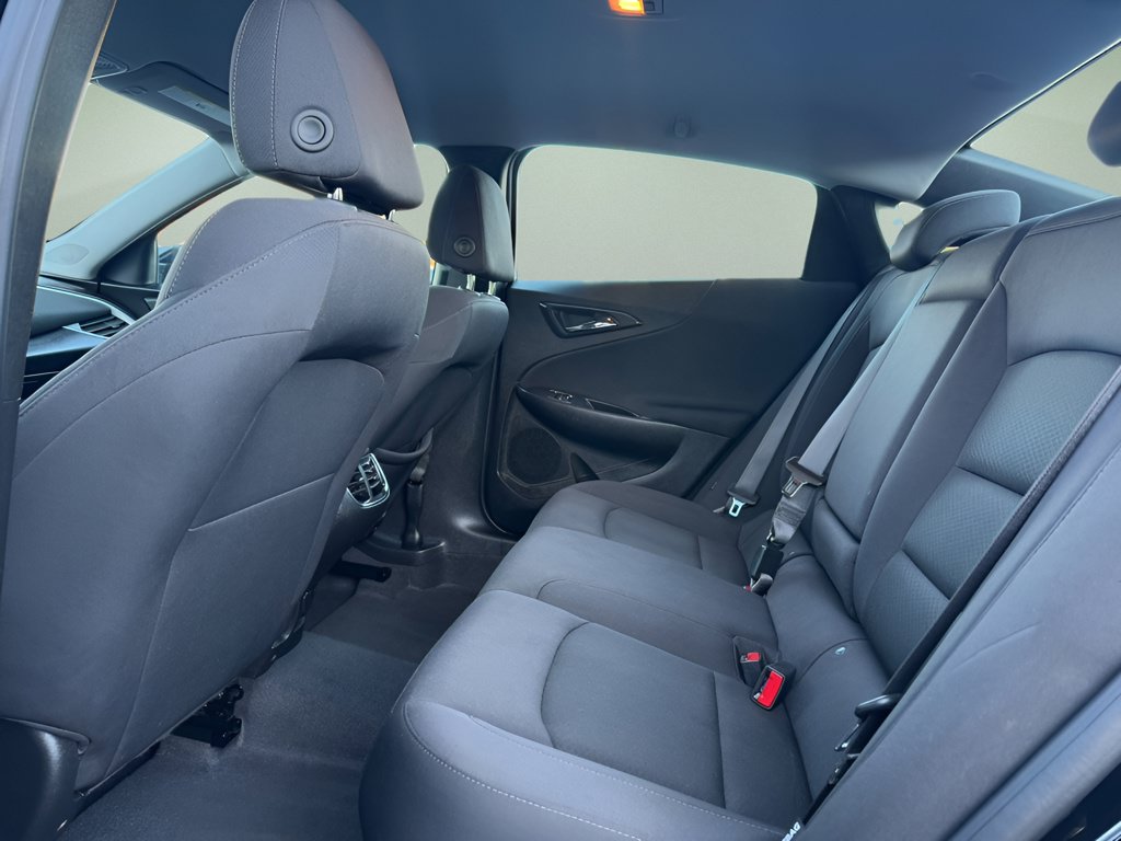 Used 2025 Chevrolet Malibu LT FWD image 13