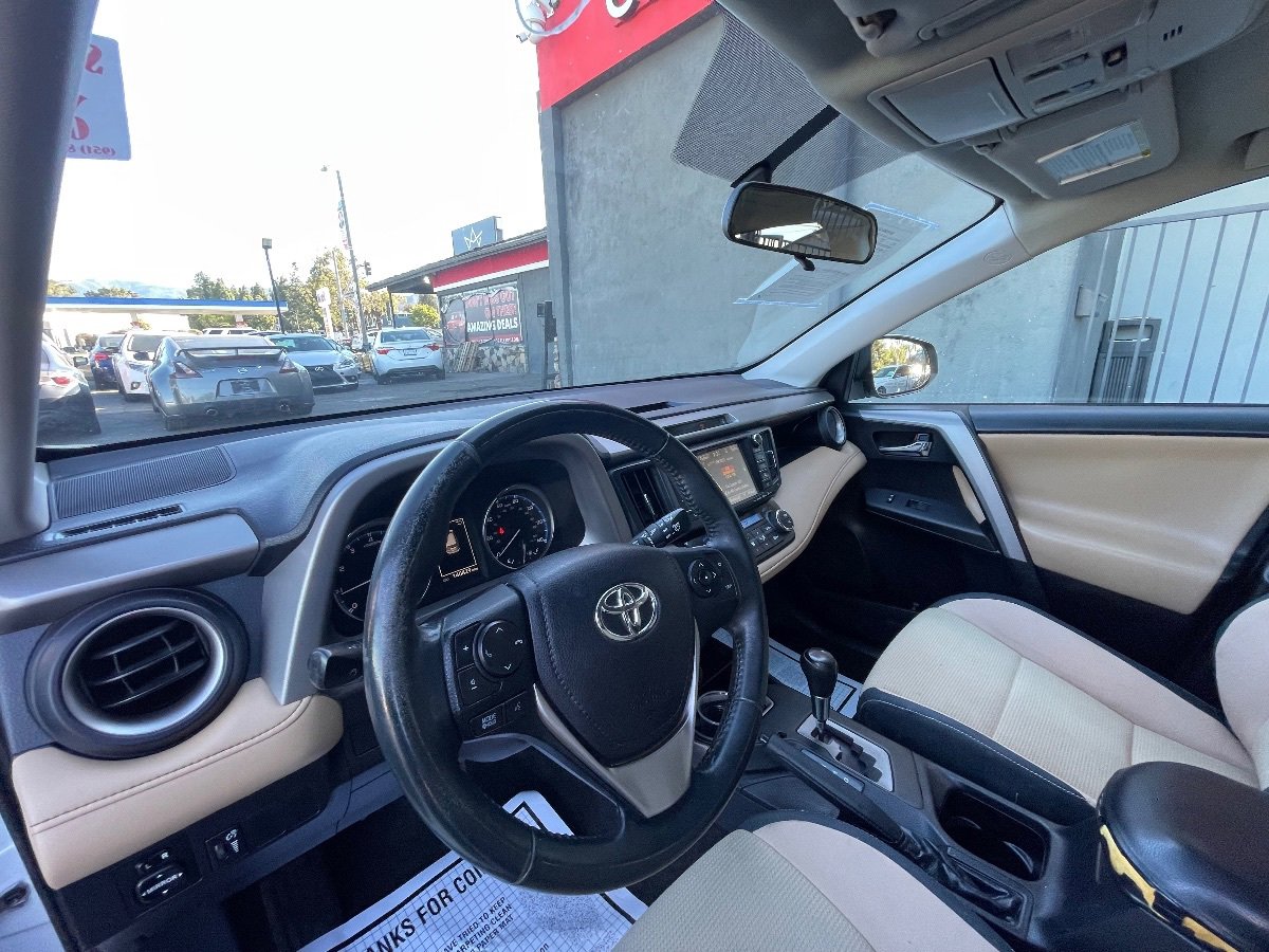 Used 2016 Toyota RAV4 XLE FWD image 10
