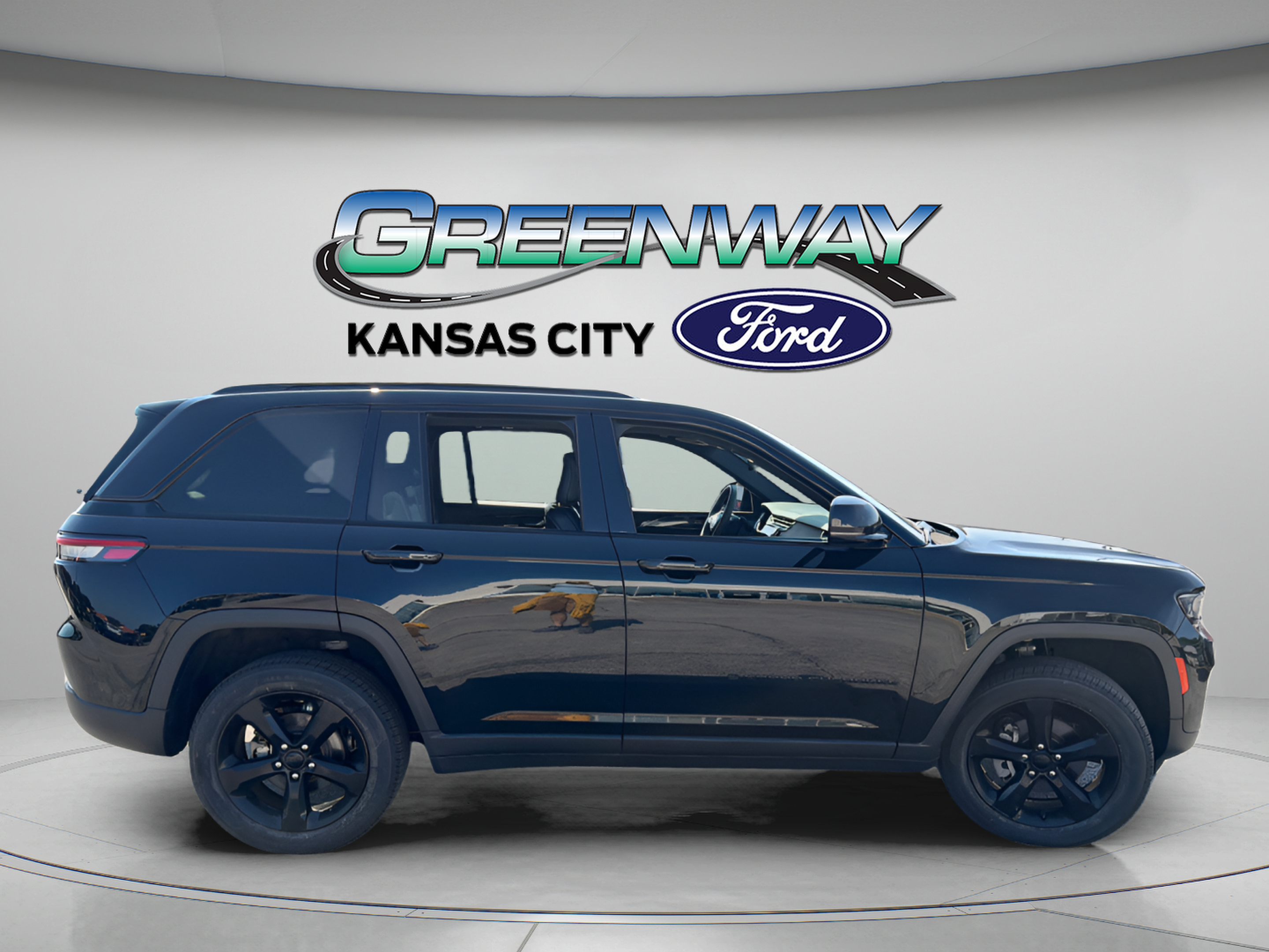 Used 2023 Jeep Grand Cherokee Altitude AWD/4WD image 9
