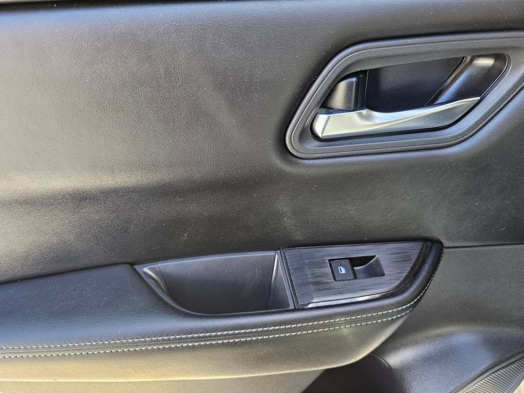 Used 2024 Nissan Rogue SV FWD image 19