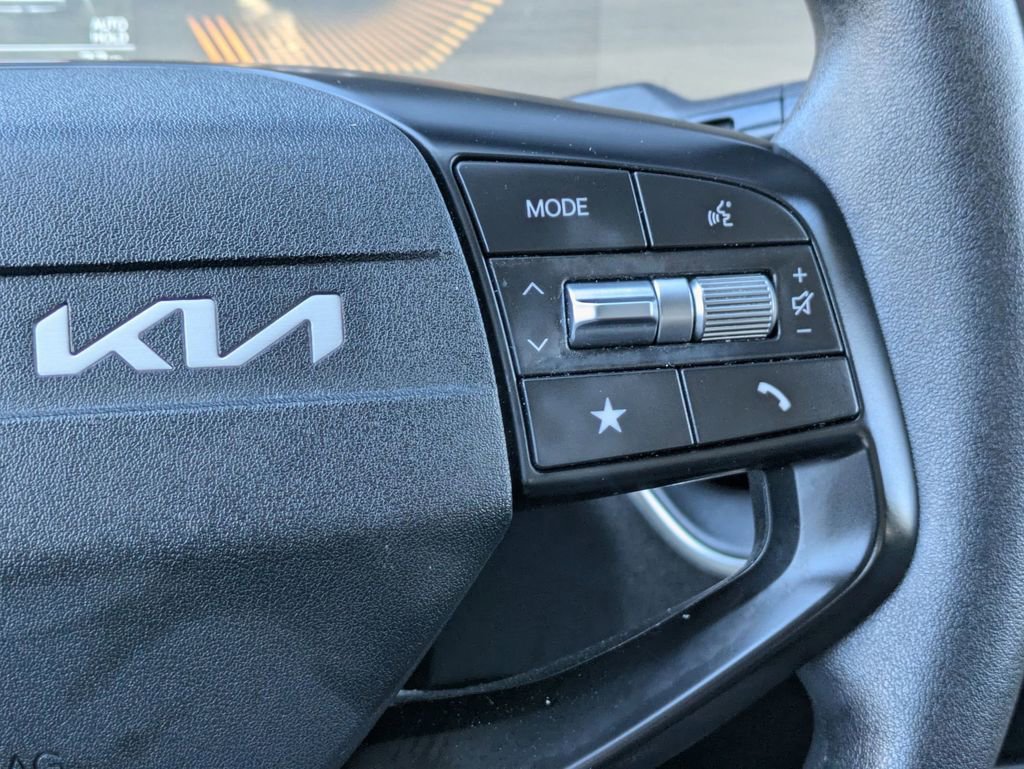 Used 2025 Kia K4 LXS image 21