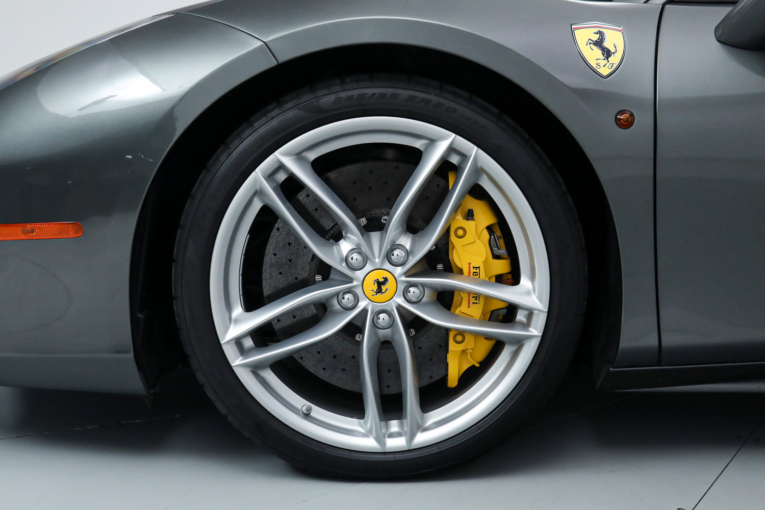 Used 2017 Ferrari 488 GTB image 39