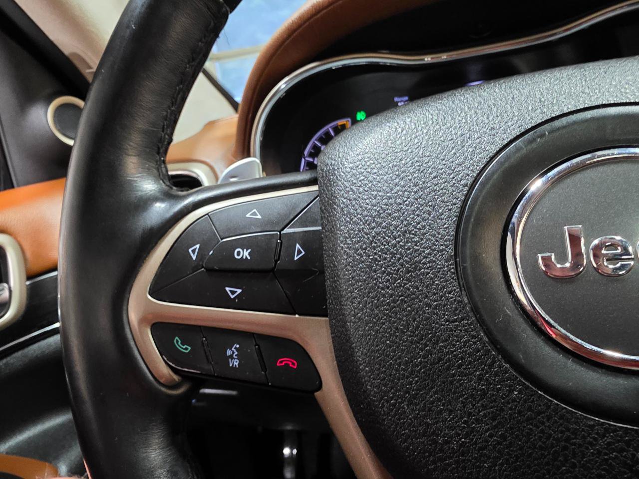 Used 2015 Jeep Grand Cherokee Summit AWD/4WD image 30