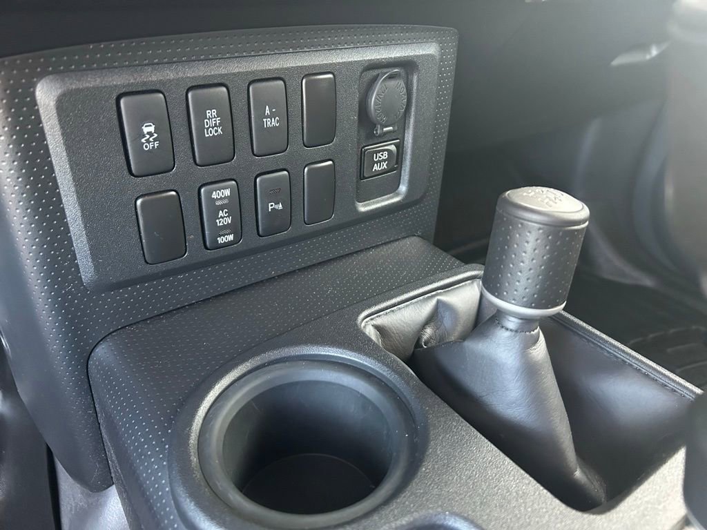 Used 2014 Toyota FJ Cruiser 4WD w/ Upgrade Package image 25