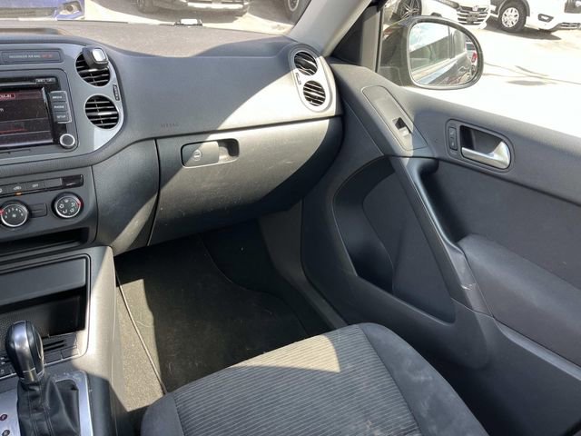 Used 2015 Volkswagen Tiguan S image 14