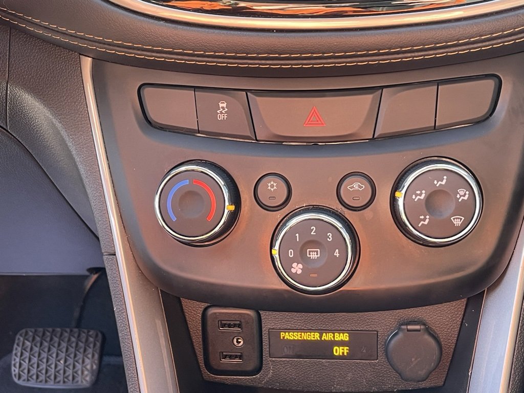 Used 2022 Chevrolet Trax LT w/ Sport Edition image 18