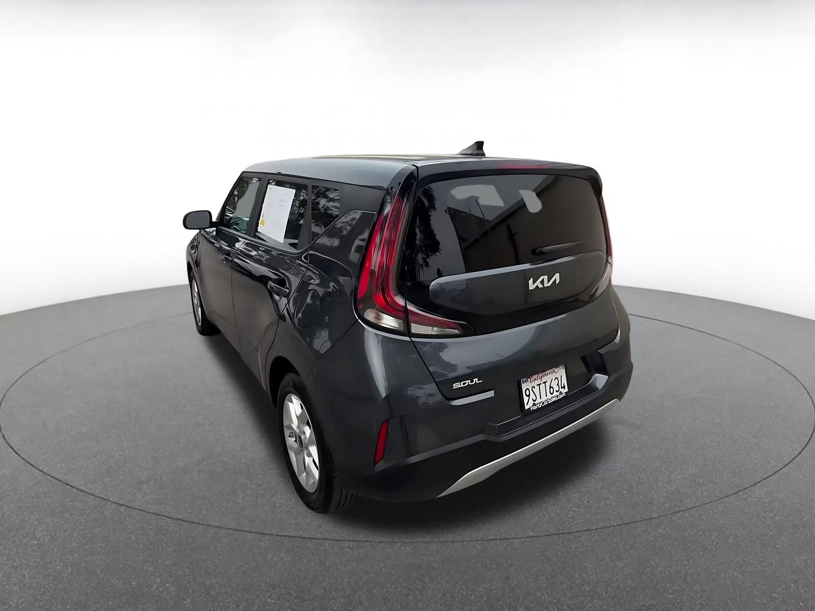 Used 2025 Kia Soul LX w/ LX Technology Package FWD image 11