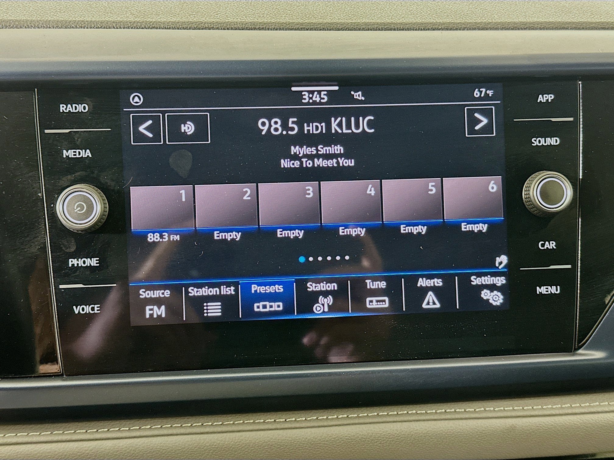 Used 2024 Volkswagen Taos SE image 21