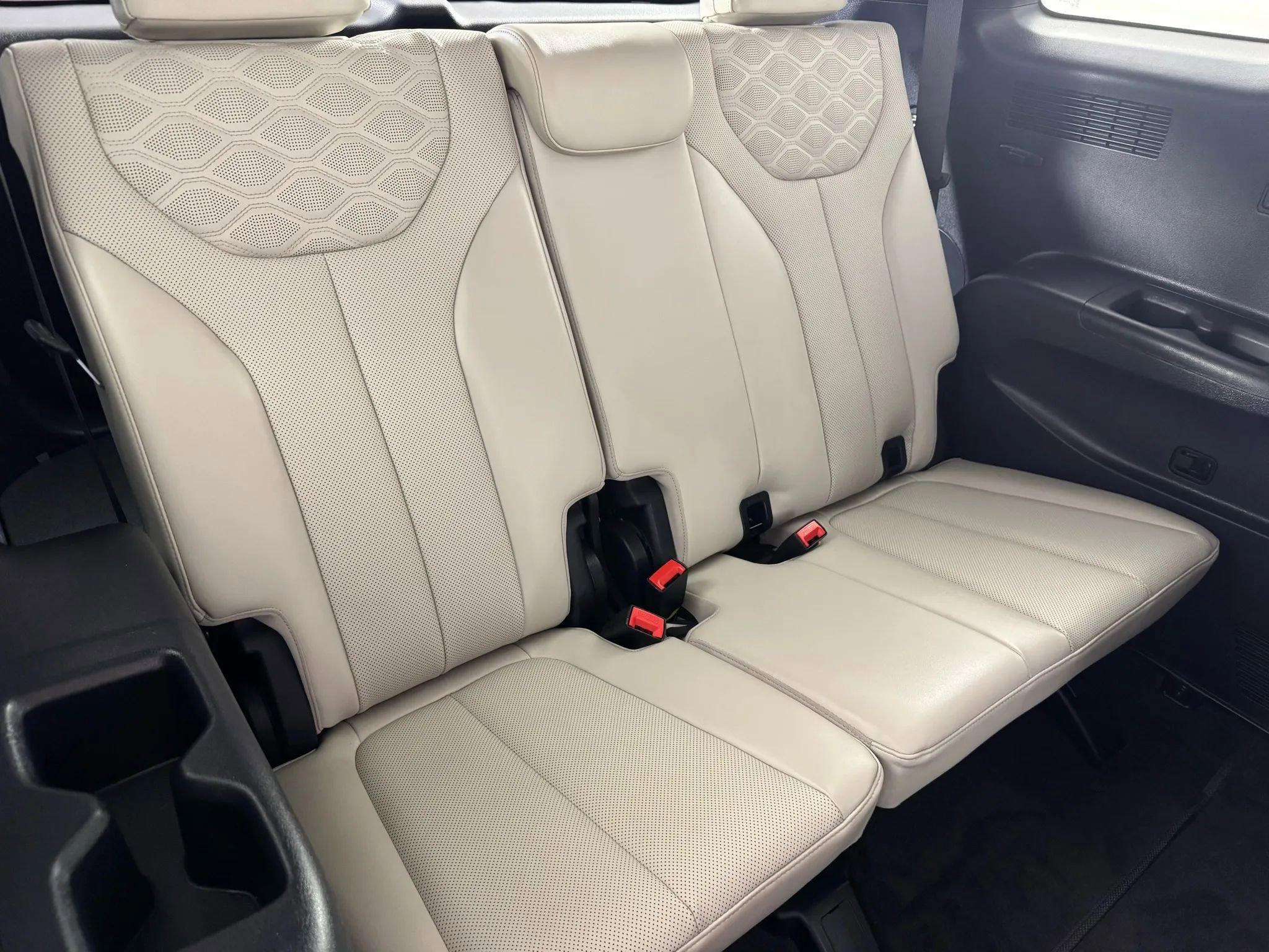 Used 2021 Hyundai Palisade Calligraphy image 46