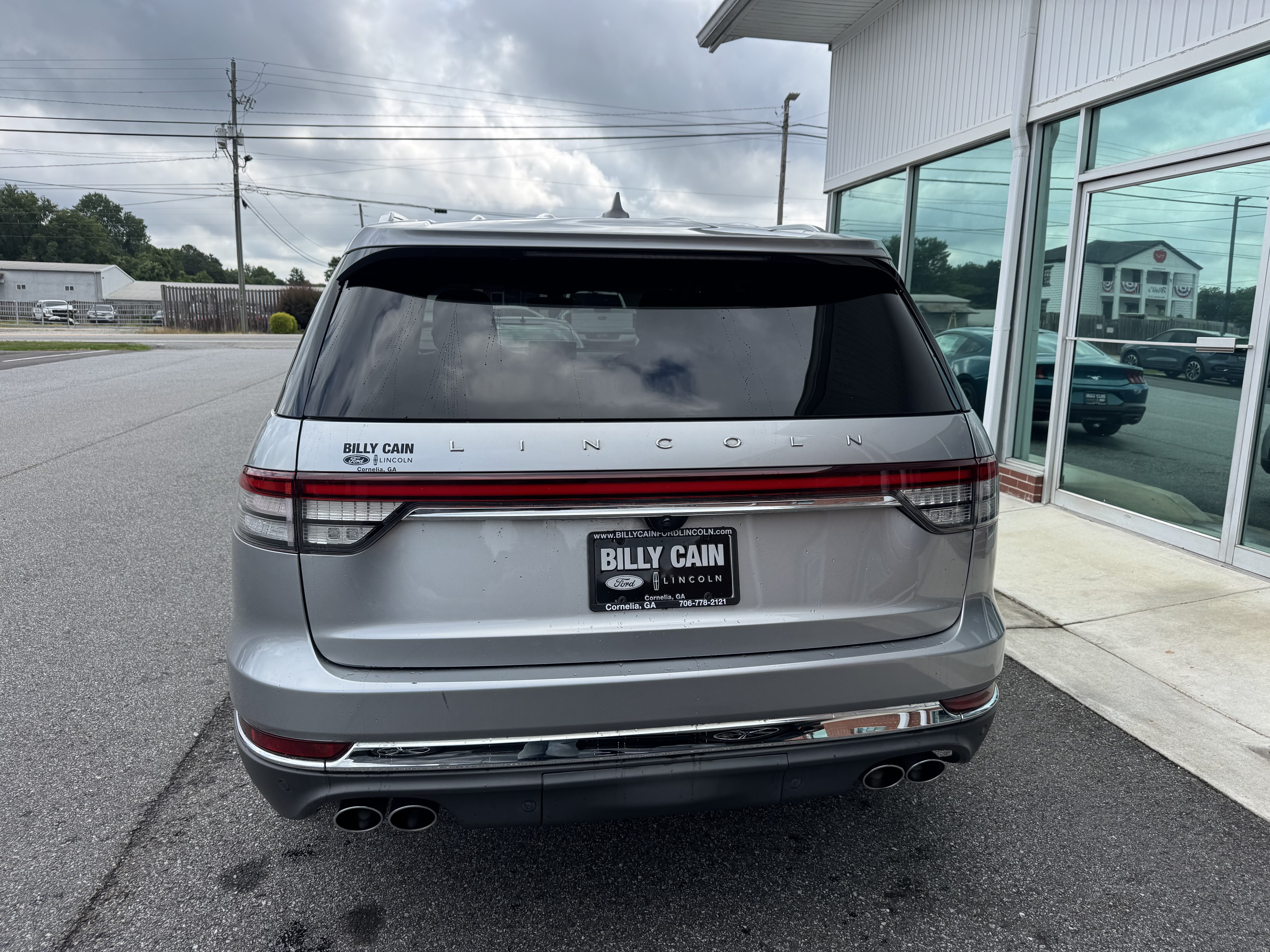 Used 2020 Lincoln Aviator Reserve w/ Equipment Group 202A AWD/4WD image 3