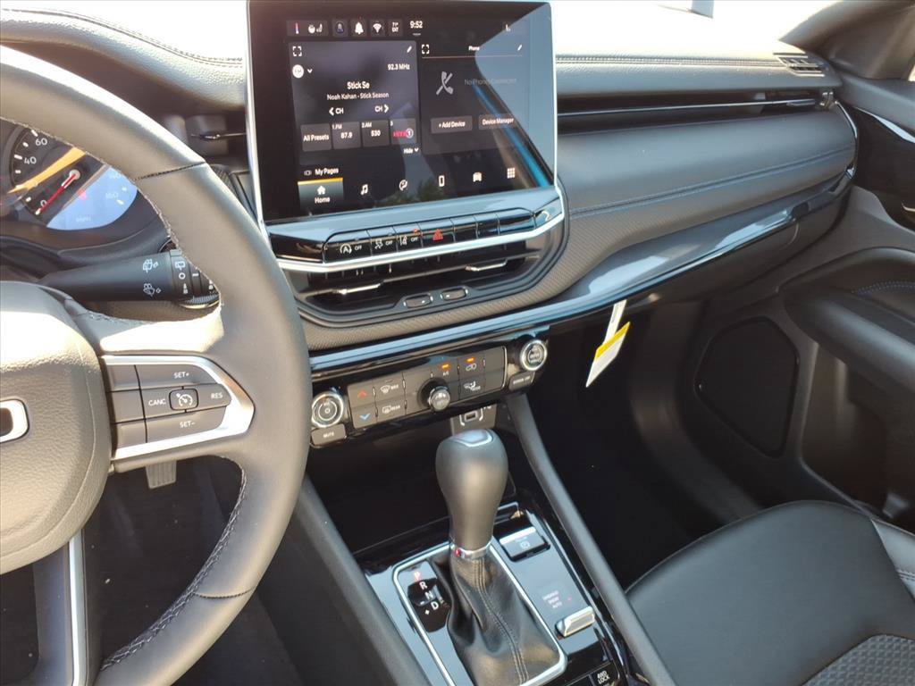 New 2026 Jeep Compass Latitude AWD/4WD image 16