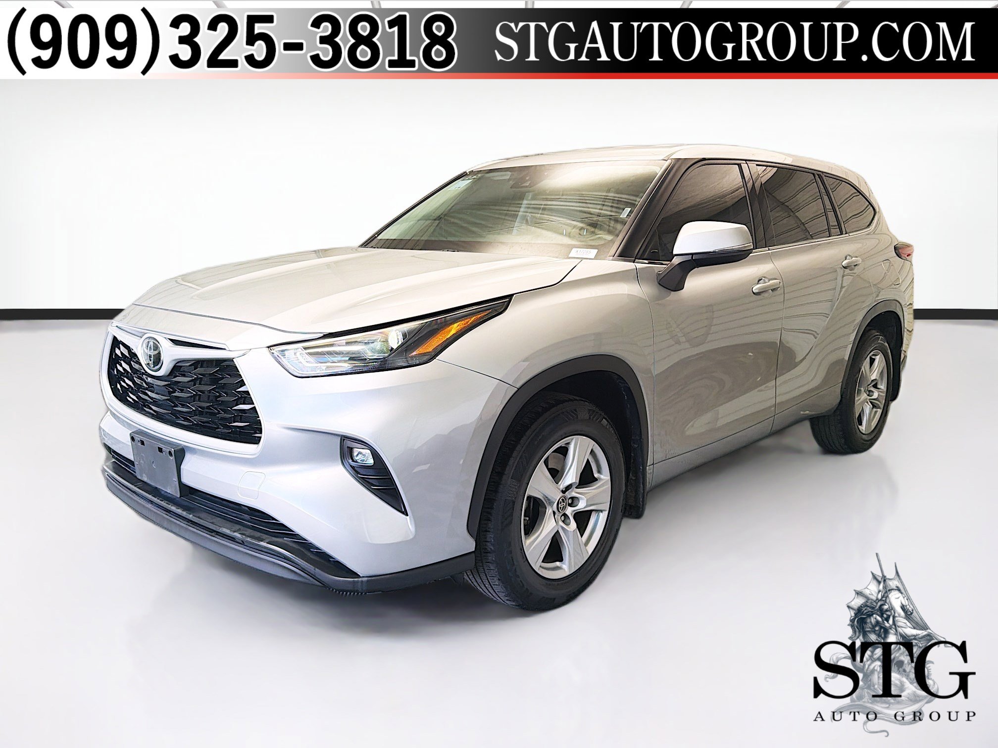 Used 2022 Toyota Highlander LE AWD/4WD image 1