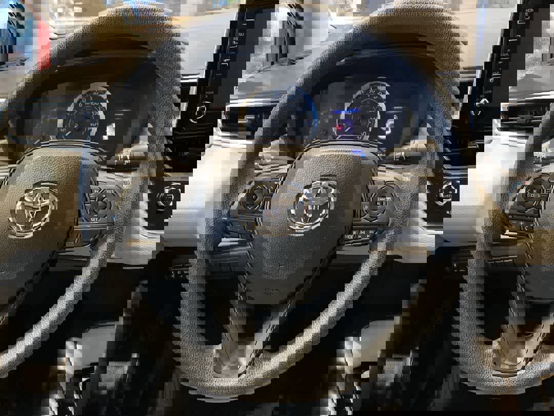 Used 2020 Toyota Corolla LE image 17