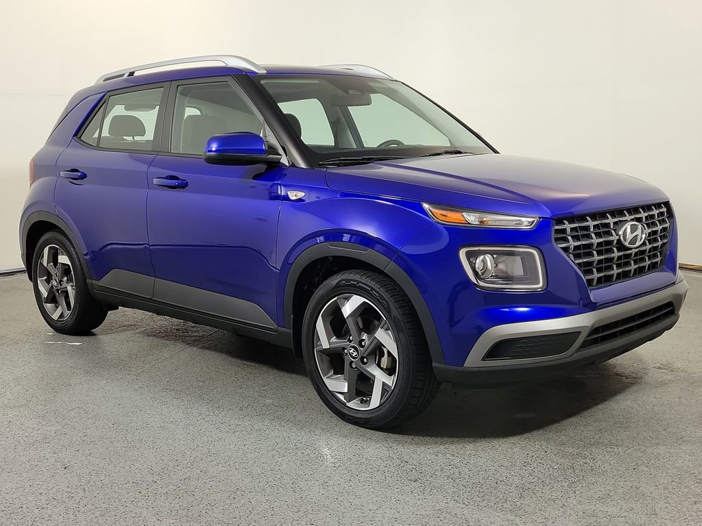 Used 2023 Hyundai Venue SEL FWD video 1
