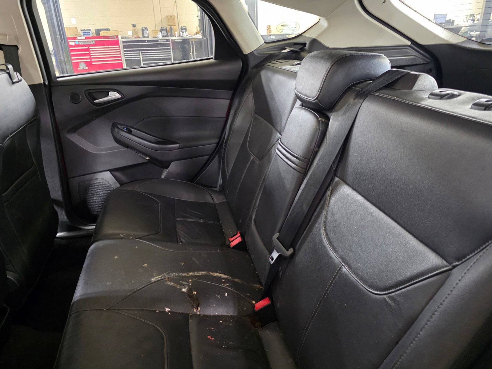 Used 2015 Ford Focus Titanium FWD image 11