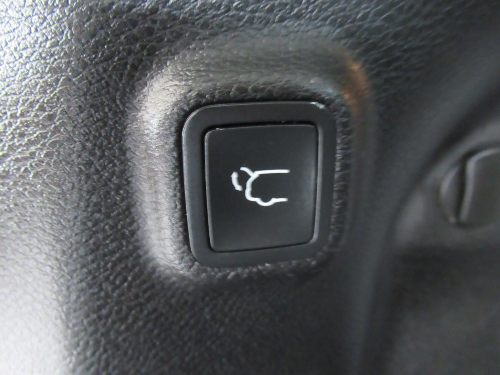 Used 2019 Jeep Cherokee Trailhawk w/ Comfort/Convenience Group AWD/4WD image 20