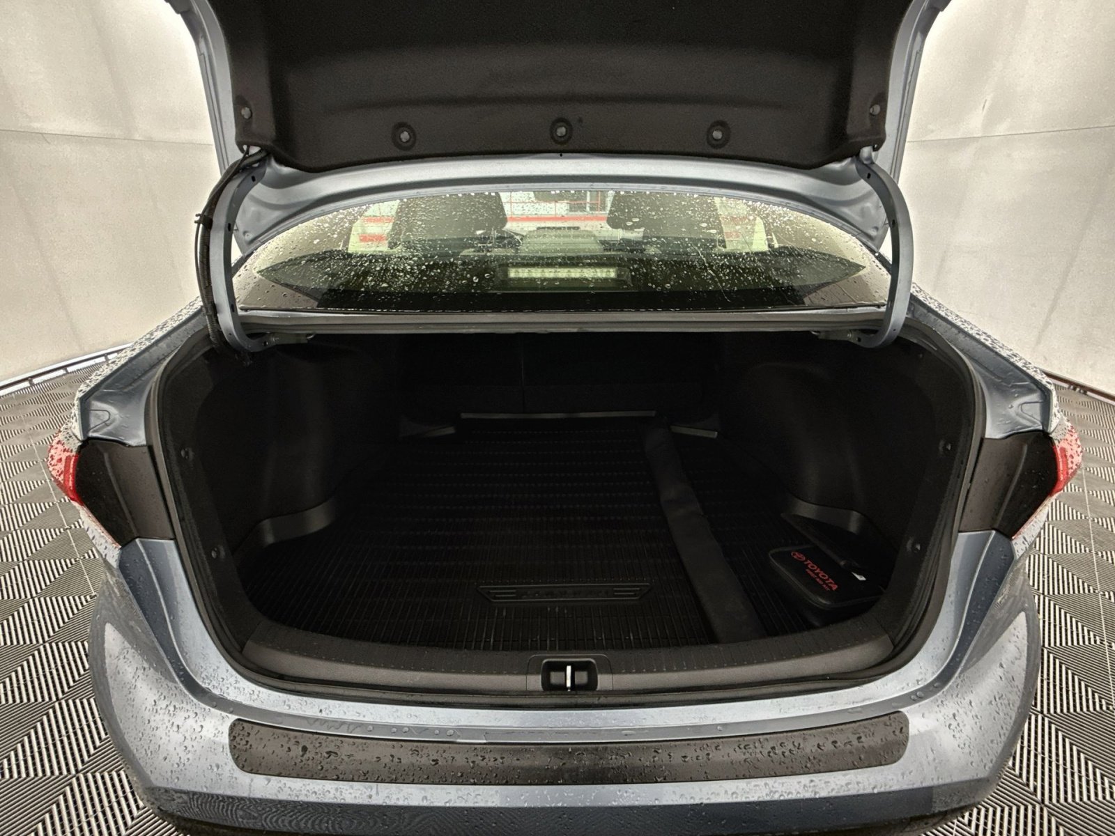 Used 2022 Toyota Corolla LE image 24