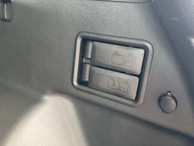 Used 2023 Chevrolet Equinox LT image 29