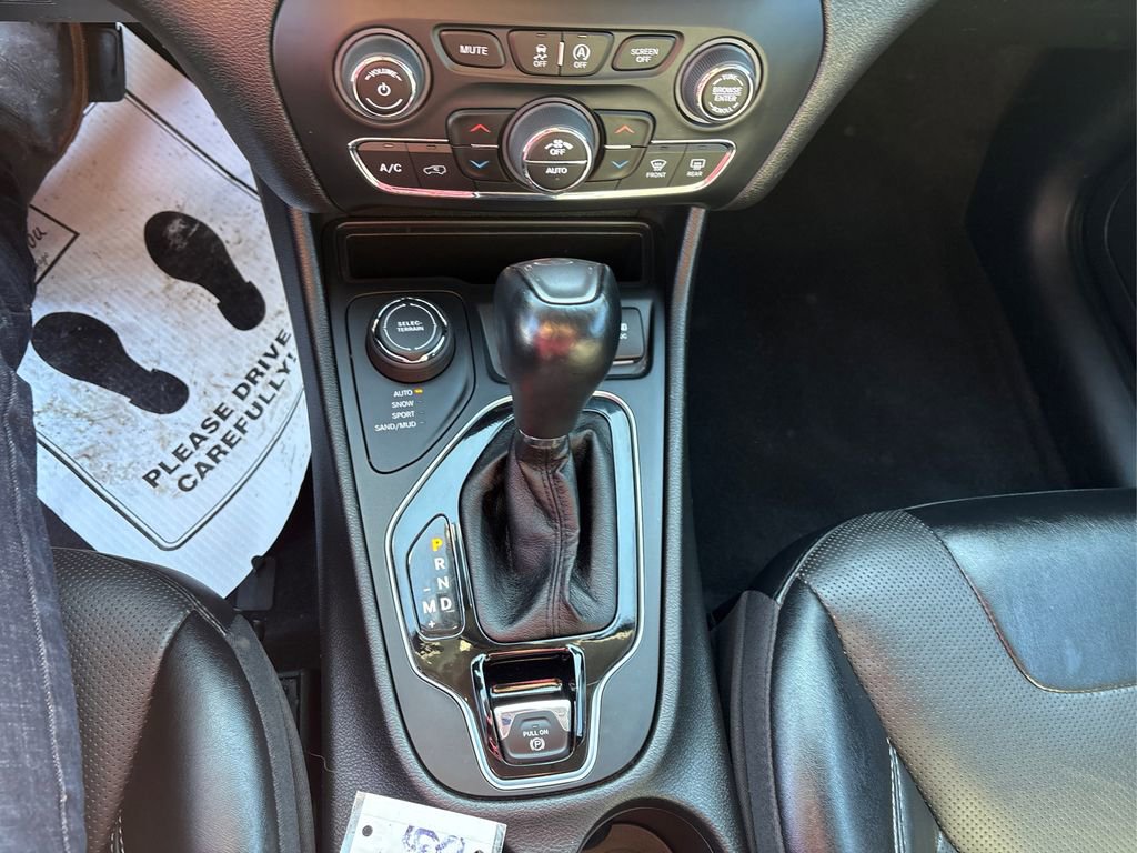 Used 2023 Jeep Cherokee Altitude Lux image 28