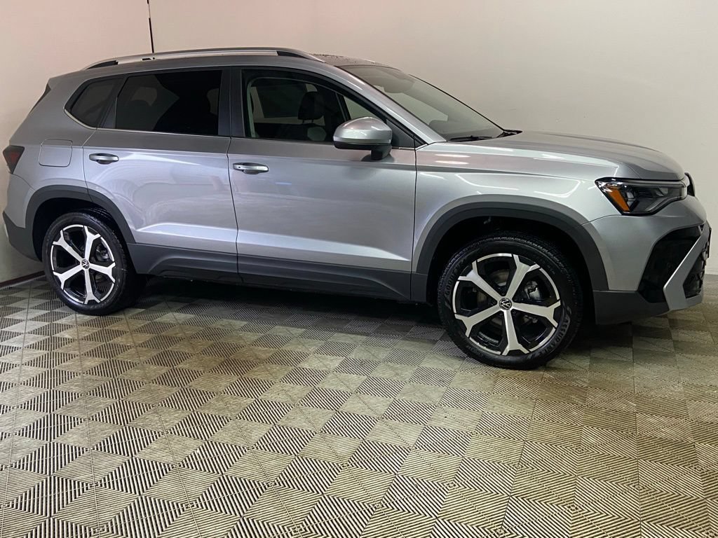 New 2026 Volkswagen Taos SEL AWD/4WD image 3