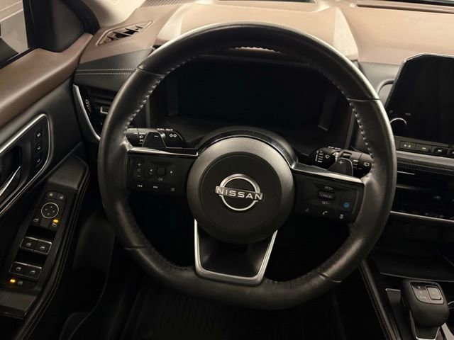 Used 2023 Nissan Rogue Platinum w/ Platinum Premium Package image 16