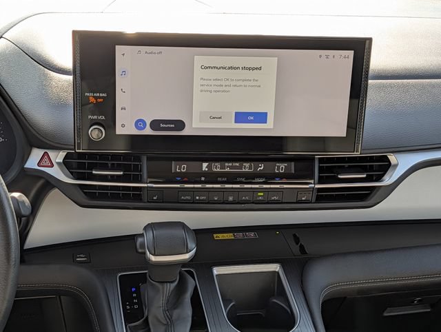 Used 2025 Toyota Sienna XLE FWD image 15