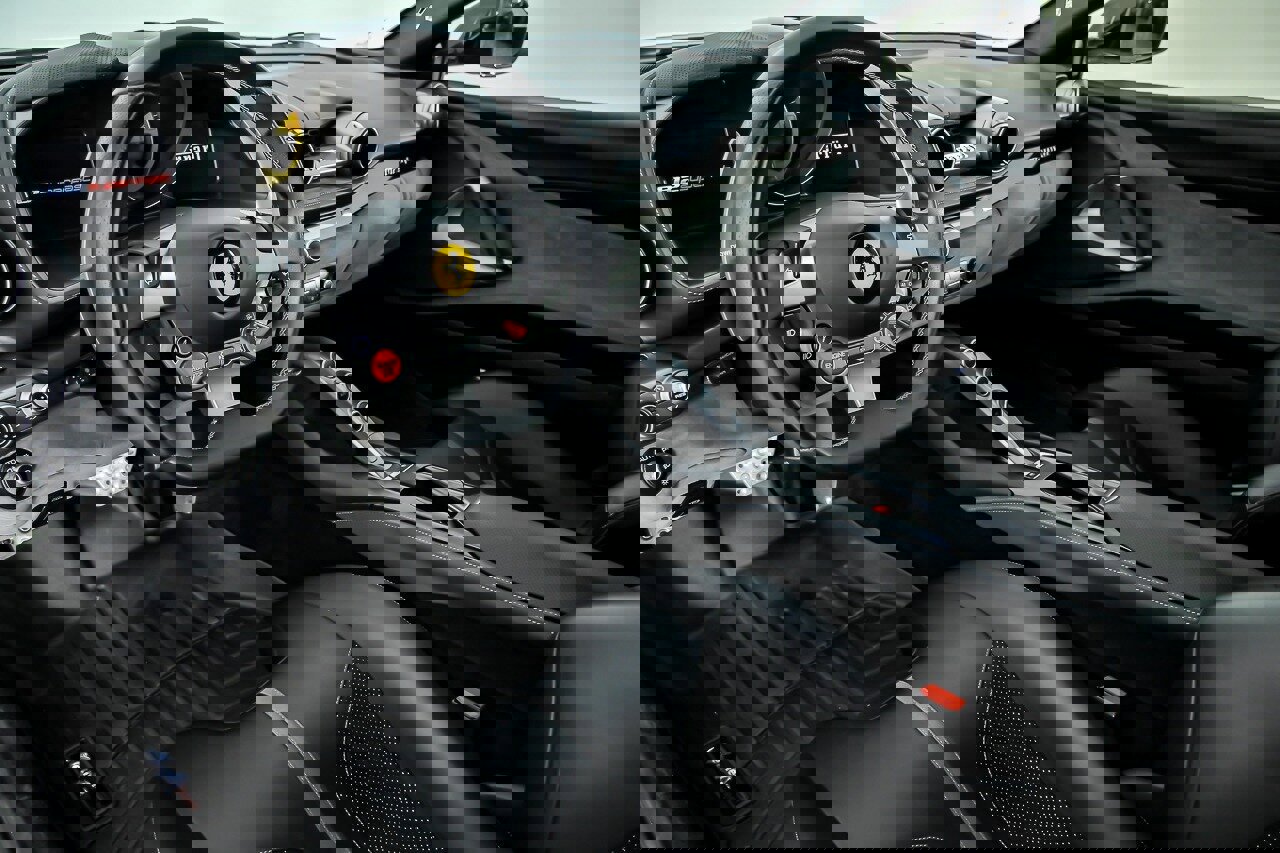 Used 2018 Ferrari 812 Superfast RWD image 20