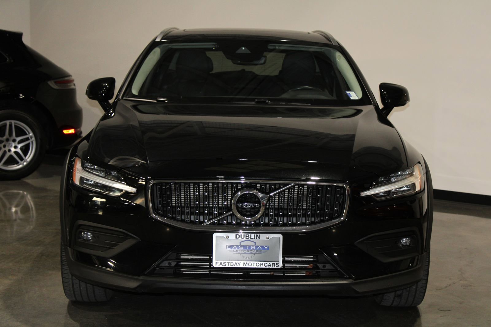 Used 2021 Volvo V60 T5 Cross Country w/ Climate Package image 4